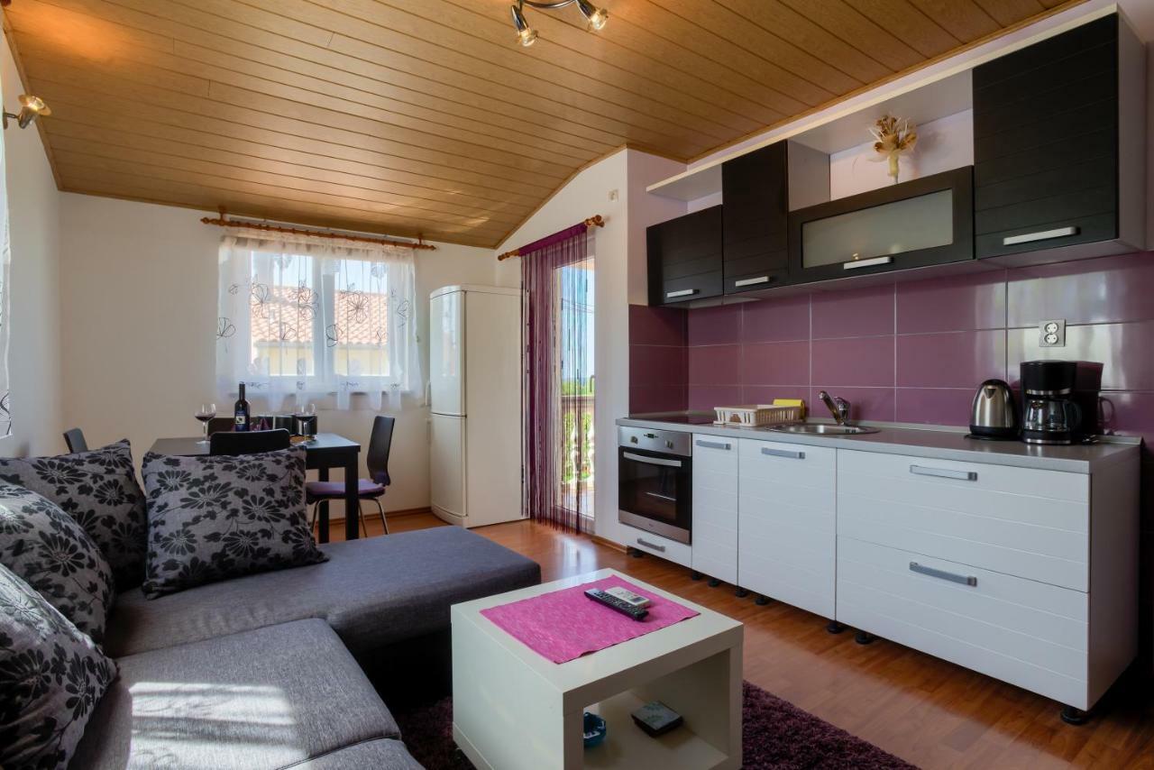 Apartment Monica Ližnjan Exteriör bild