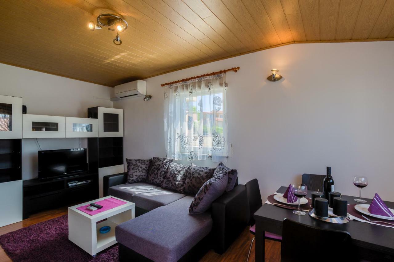 Apartment Monica Ližnjan Exteriör bild